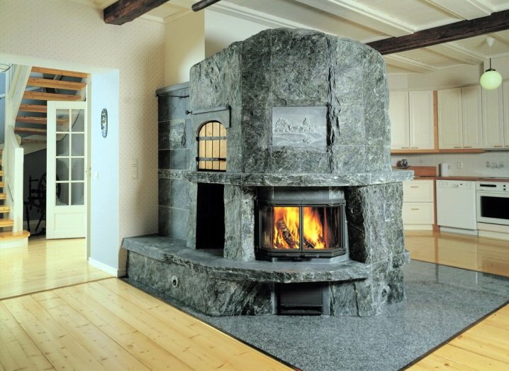 Камин-печка для отопления дома