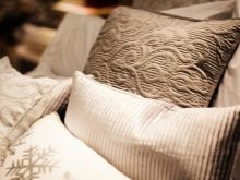 Подушки для сна из холофайбера. podushki s hollofajberom 16. Подушки для сна из холофайбера фото. Подушки для сна из холофайбера-podushki s hollofajberom 16. картинка Подушки для сна из холофайбера. картинка podushki s hollofajberom 16. Подушка из холлофайбера – то, что нужно при постоянной аллергии. Это современный экологичный материал. При небольшой цене, вещь прослужит долго. Не требует специального ухода, степень жёсткости выбирают для себя лично.