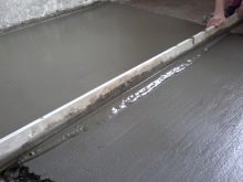 Выравнивание бетон укладки бетонной смеси