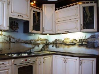 Модные фартук на кухню для классической кухни