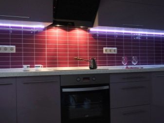 Точечные светильники над кухней расстояние от навесных шкафов