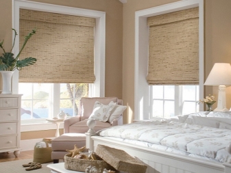 Оформление окна в спальне 53 фото дизайн окна как оформить шторами декор и подоконник-стол