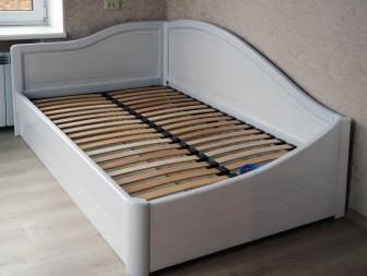 Взрослая кровать с боковой спинкой