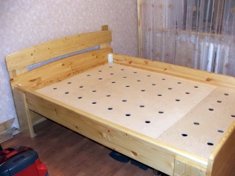 Кровать из деревянных брусков своими руками