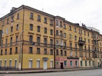 стандартная высота потолков в квартире в новых домах. kakoj dolzhna byt standartnaya vysota potolkov v kvartire 16. стандартная высота потолков в квартире в новых домах фото. стандартная высота потолков в квартире в новых домах-kakoj dolzhna byt standartnaya vysota potolkov v kvartire 16. картинка стандартная высота потолков в квартире в новых домах. картинка kakoj dolzhna byt standartnaya vysota potolkov v kvartire 16. Высота потолка является довольно важным параметром, который нужно учитывать как при выборе квартиры, так и при ее обустройстве. Так, при монтаже различных потолочных конструкций нужно обязательно учитывать высоту будущего потолка – после завершения работ она не должна быть меньше минимальной. В данной статье будут рассмотрена стандартная высота от пола до потолка в разных помещениях.