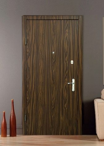 Обивка деревянных и металлических дверей