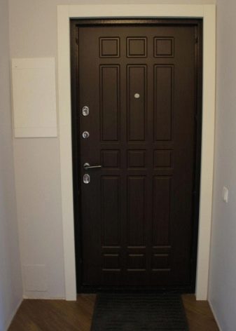 razmery vhodnyh metallicheskih dverej s korobkoj 44