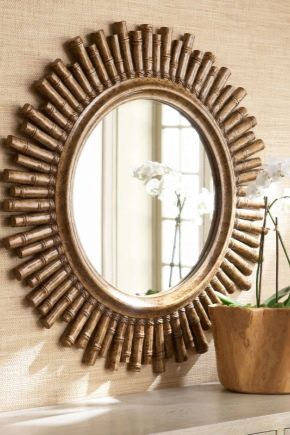 Зеркала в деревянных рамах: особенности выбора