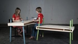 Детский стол, регулируемый по высоте