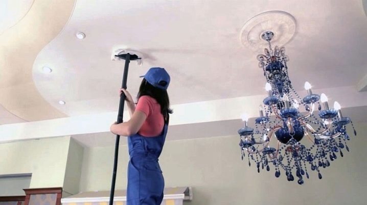 Чем и как можно отмыть потолки без разводов