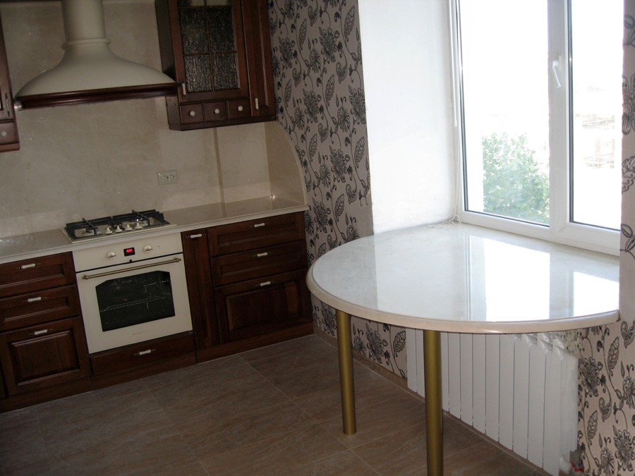 Подсобный столик на кухню