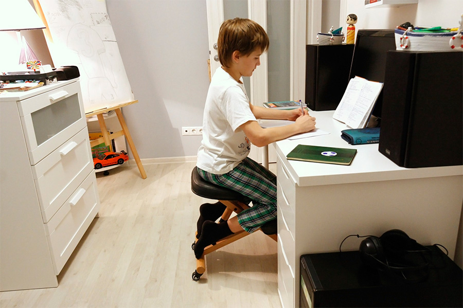 Подставка для ног на компьютерное кресло детская