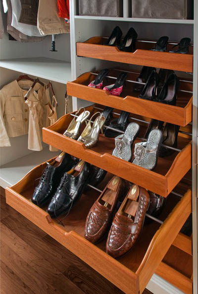 Шкаф в прихожую с открытыми полками для обуви