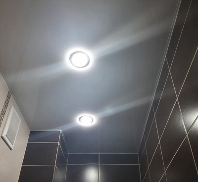 Освещение в туалете: расположение, особенности выбора и установки
