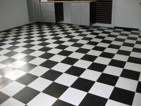 Šahovske crno-bijele pločice na podu u kuhinji: 60 primjera kombinacija boja s namještajem, zidovima i dekorom