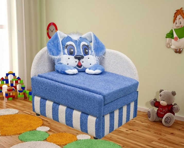 Мягкий диван в детскую комнату