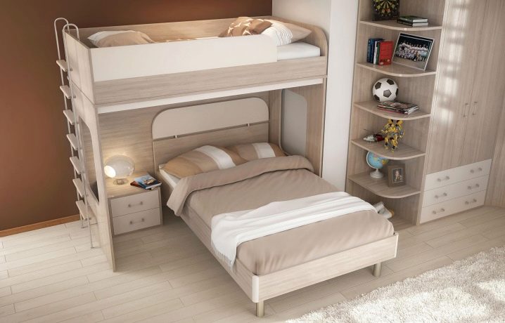 Двухъярусная двуспальная кровать с диваном внизу