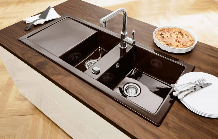 Двойная раковина для кухни (69 фото): размер кухонной мойки с краном .