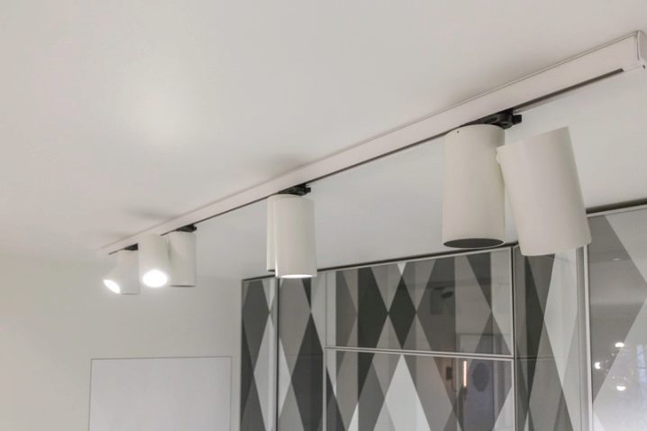 Светильник эра светодиодный для кухни под шкафы