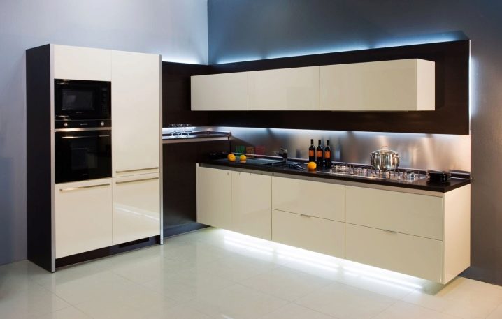 Дизайн кухни 8 кв м с холодильником