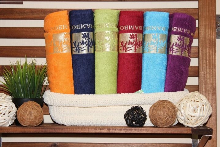 Полотенце какое число. Махровые изделия. Текстиль для дома полотенца. Реклама полотенец. Украсить полотенце махровое.