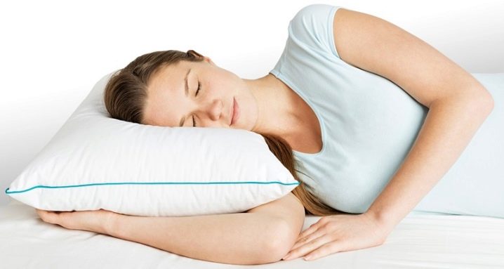 Подушки для сна из холофайбера. podushki s hollofajberom 1. Подушки для сна из холофайбера фото. Подушки для сна из холофайбера-podushki s hollofajberom 1. картинка Подушки для сна из холофайбера. картинка podushki s hollofajberom 1. Подушка из холлофайбера – то, что нужно при постоянной аллергии. Это современный экологичный материал. При небольшой цене, вещь прослужит долго. Не требует специального ухода, степень жёсткости выбирают для себя лично.