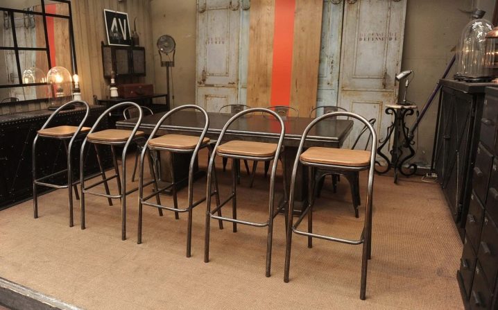 Барные столы и стулья в стиле лофт