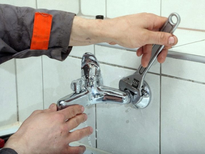 кран в ванной: как починить однорычажный смеситель, если течет .